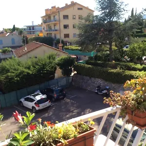 https://le-saint-paul-appart4-perspres-ducentre-de-vence-au-calme.fr-provencehotel.com
