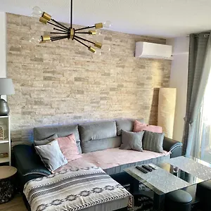 https://cocoon-vue-mer-en-face-du-port-de-golfe-juan.fr-provencehotel.com